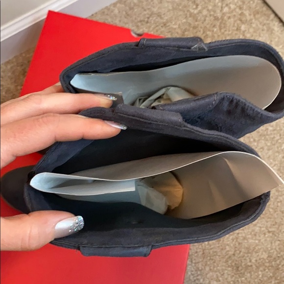 Gray knee high boots - Picture 4 of 7